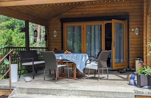 Prieros House | Idyllic wooden dacha with jetty and rowing boat just outside Berlin