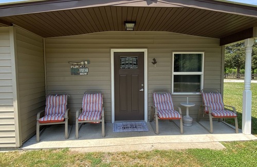 Elberton House | If Fishing, Hunting or just wanting to relax is your "thing", this is the place.