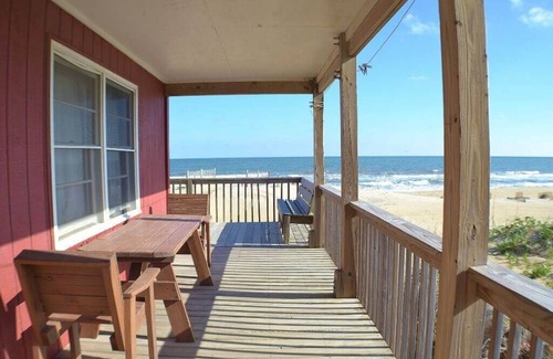 South Nags Head House | If you are looking for a rustic oceanfront beach home with fabulous ocean views, you have found it.