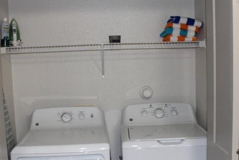 Downtown San Antonio Apartment | IG-Worthy Fiesta DT Retreat hotel Apt with free Parking and Pets Allowed