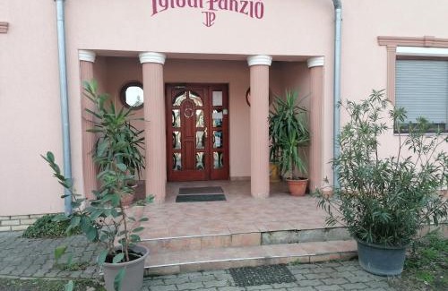 Kunszentmarton House | Iglódi Panzió