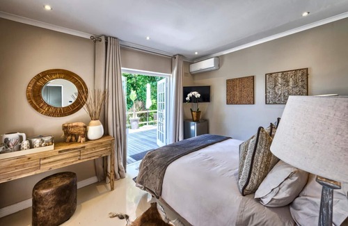 Constantia House | Ikhaya Safari Lodge