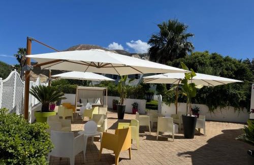 Vulcano Porto Bed & Breakfast | Il Caimano B & B, con piscina dall'11 Luglio al 31 Agosto