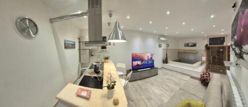 San Vito Chietino Apartment | Il Leone Rosso over the hills of the Trabocchi