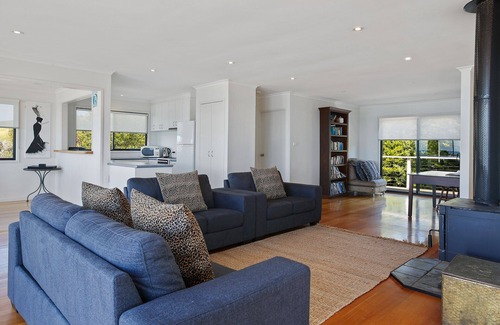 Skenes Creek House | IL Mare (expansive ocean views)