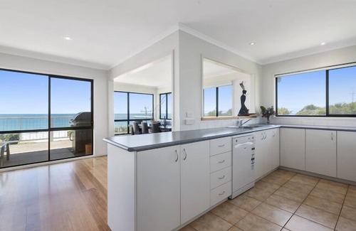 Skenes Creek House | IL Mare (expansive ocean views)