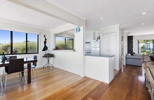 Skenes Creek House | IL Mare (expansive ocean views)