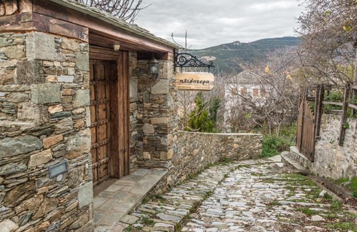 Agios Lavrentios House | Iliopetra Suites