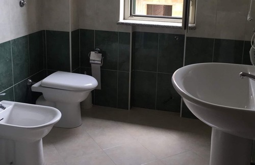 Ardore Marina Apartment | Illuminated fresh clean new beach house