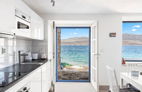 Postira Cottage | Illyria - a beautiful fisherman's cottage just 3 meters from sea