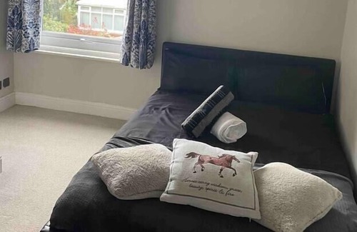 Droylsden House | Immaculate 2-Bed House in Manchester