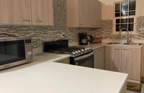 Discovery Bay House | Immaculate 2-Bed House in Discovery Bay