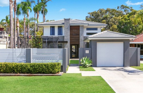 North Avoca House | Immaculate 4-bedroom Home, Minutes from the Beach
