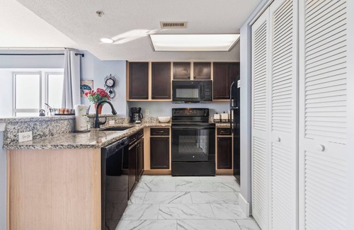 Atlantic Beach Condo | Immaculate Suite & Stunning Views! Bay Watch 1441