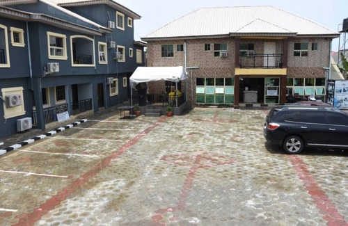 Epetu Apartment | Impeccable 1-bed Executive Luxury Hotel Apartment