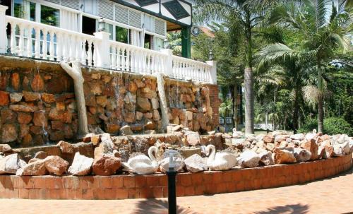 Entebbe Hotel | Imperial Botanical Beach Hotel