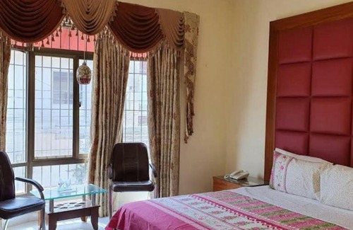 PECHS House | Imperial Guest House