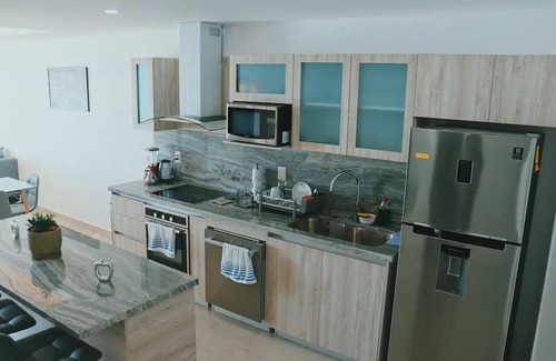 Ferrocarrilera Apartment | Impressive oceanview condo. Floor 15; pool, sauna & jacuzzi.