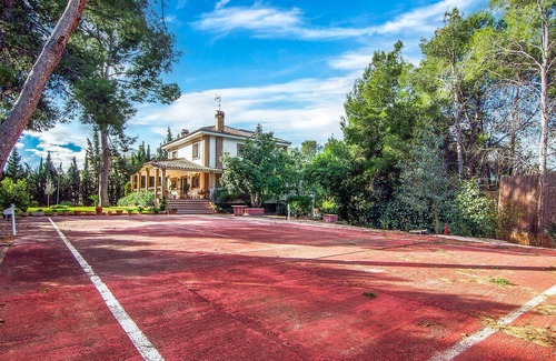 Lliria House | In a quiet location in Urbanizacion San Gerardo, this spacious vacation home welcomes you for a vari