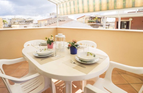 Marina di Ragusa Apartment | In the city center, just 180 meters from the beach