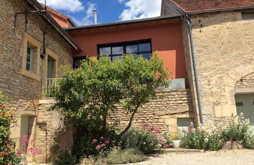 Frolois House | In the heart of Burgundy, in a quiet location, pretty renovated farmhouse for 8 people.