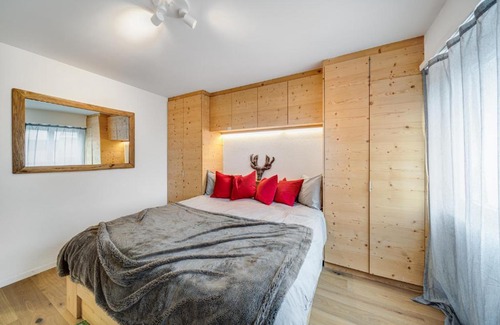 Noes Apartment | In the heart of Crans, fireplace and parking