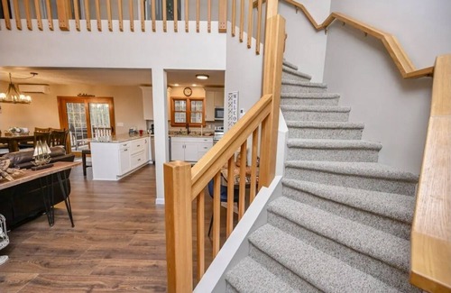 Mountainside House | In the heart of Deep Creek Lake! - "Shamrock Inn"