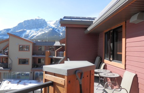 Town Centre Condo | In the HEART of DOWNTOWN CANMORE. Beautiful 2BR/2BA. Unit 311