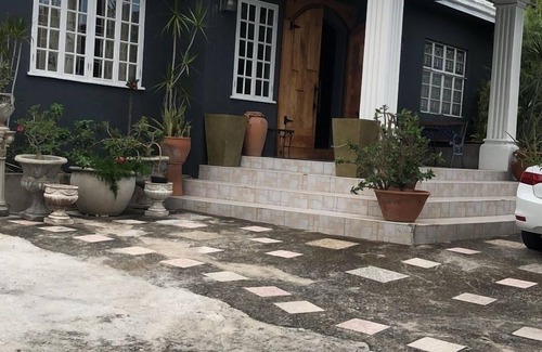 Saint Andrew Apartment | In the heart of Kingston