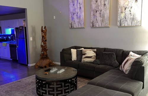 Las Colinas House | In the heart of Las Colinas next to the Ritz Carlton Golf Club.n