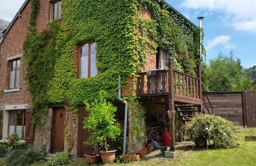 Frahan Cottage | In the heart of nature, beautiful house to enjoy the peace and quiet on the farm with Wifi.