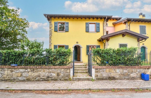 Camugnano House | In the midst of quiet nature welcomes you this bright and friendly cottage.