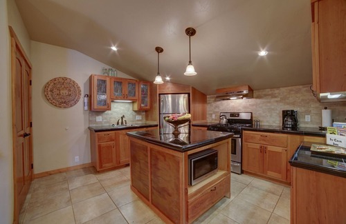 Moab House | In Town MOAB CONDO RETREAT-Su Casa inn Suite-CLEAN-SAFE-PRIVATE