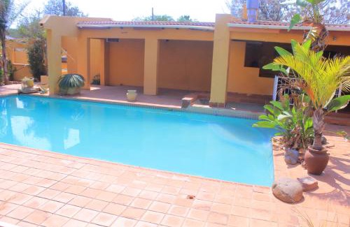 Francistown Bed & Breakfast | Inca Rose Guest House