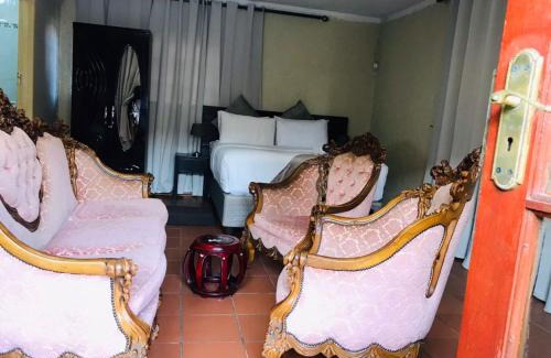 Francistown Bed & Breakfast | Inca Rose Guest House