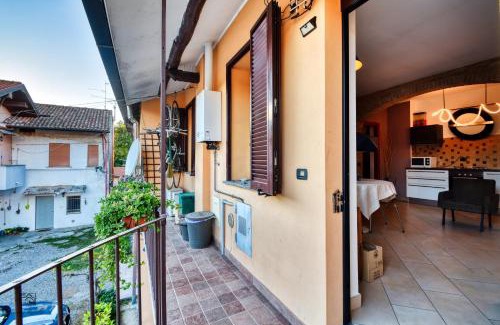 Caronno Pertusella Apartment | InCorteDaFabio Design flat with Bikes