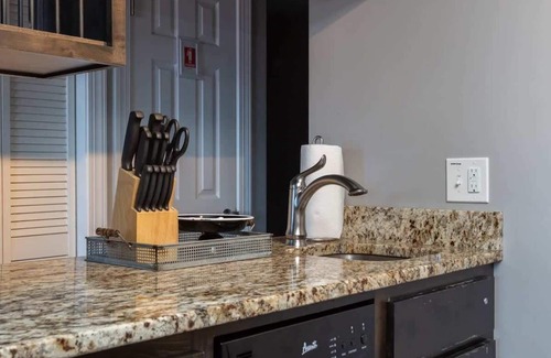 Chalet Village Condo | Incredible Mt. LeConte Views/Indoor Pool & Hot Tub