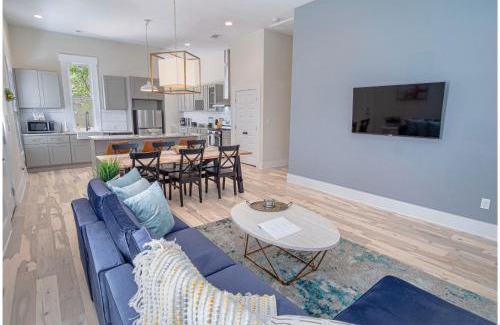 Near East Side House | Incredible New 3BR2BA Near Downtown