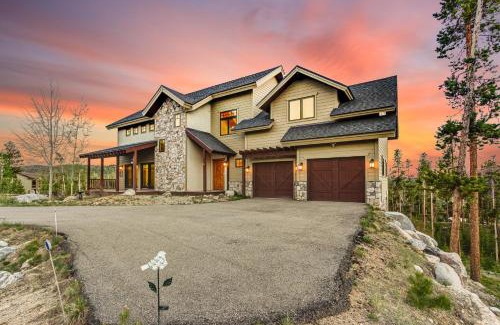 Grand Lake House | Incredible Views, Hiking from the Property, 4 Ensuite Baths, Luxury Home