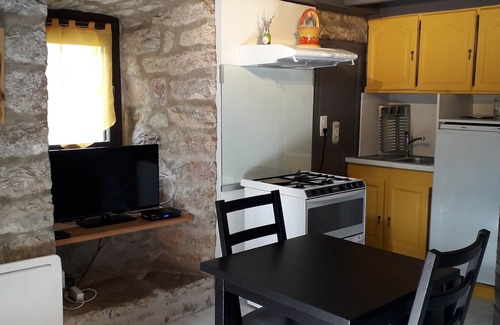 Sainte-Enimie House | Independent stone house overlooking the medieval city of Sainte Enimie