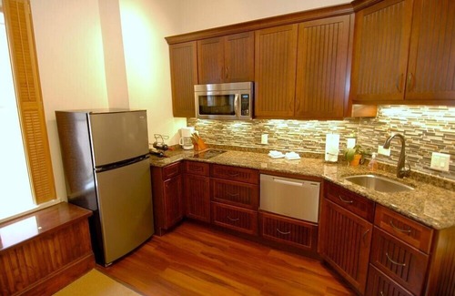 Downtown Hotel | Independence Square 210 | Beautiful Studio with Kitchenette, Great Location in Downtown Aspen