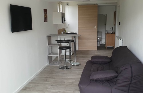 Cuissai House | Independent new studio on the edge of Ecouves