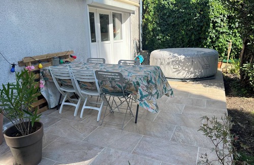 Aulnay-sous-Bois Condo | Independent studio with garden and jacuzzi