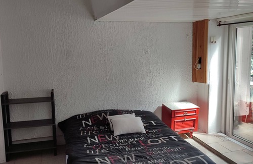 Besse-sur-Issole House | Independent studio