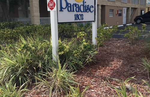Indian Rocks Beach Condo | Indian Rocks Beach September open weeks direct beach access with pool & Hot tub