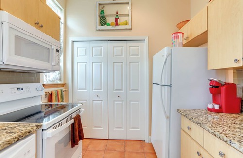 Indian Rocks Beach Apartment | Indian Rocks Vacation Rental Condo: Steps to Beach