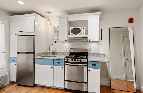 Newburyport Apartment | Indie Suite at The Hygge House