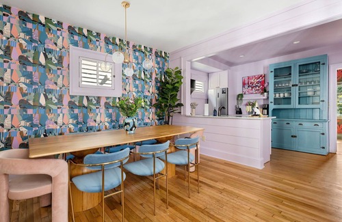 Cannonborough Elliotborough House | Indigo House | 1 Block to King - Brand New Design!