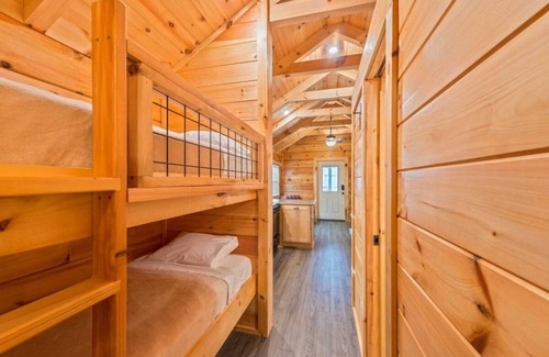 Bryan Cabin | Indulge in Home-Like Comfort! Full Kitchen, Pool, Short Drive to Kyle Field
