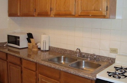 Nassau Apartment | Inexpensive Villa: 5 Mins to Beach & Fish Fry! GREAT WINTER RATES